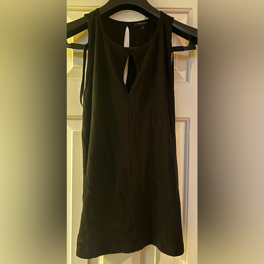 Koral Activewear Black strappy back relaxed fit sports tank top size M Medium